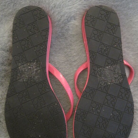 NEW YORK AND COMPANY BARBIE PINK FAUX PATENT LEATHER FLIP FLOPS SANDALS 9 $25.00 - Picture 6 of 6